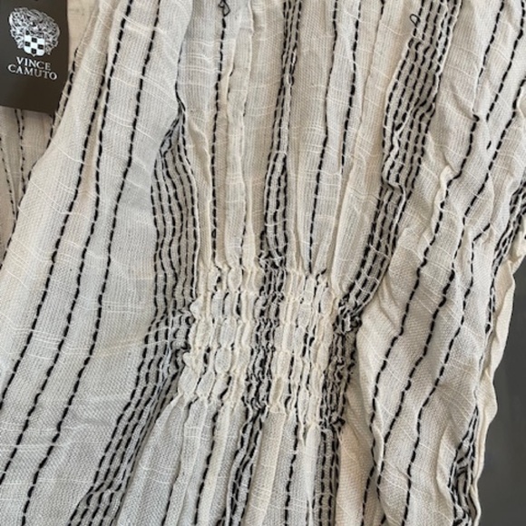 Vince Camuto Shawl, One Size Fits All. - Picture 3 of 7